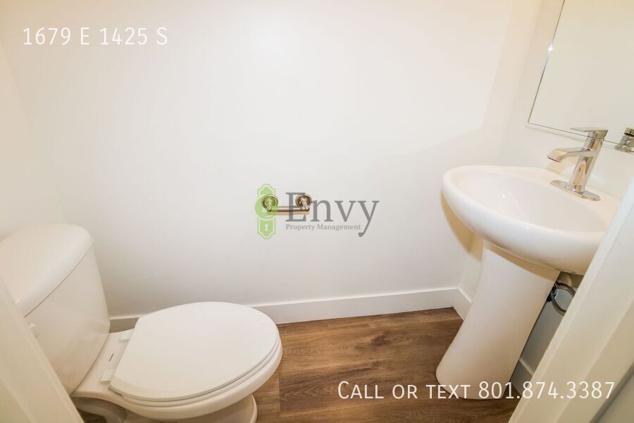 Spacious 3 Bed, 2.5 Bath Pet-Friendly Home with Central Air & Carport Parking! - Available NOW! property image