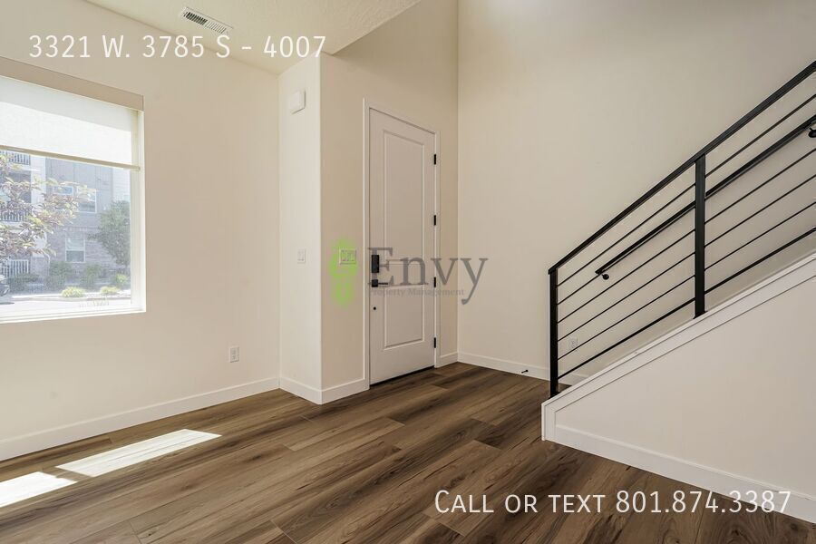 Spacious 3 Bed, 2.5 Bath Pet-Friendly Home with Central Air & 2-Car Garage! - Available NOW! property image