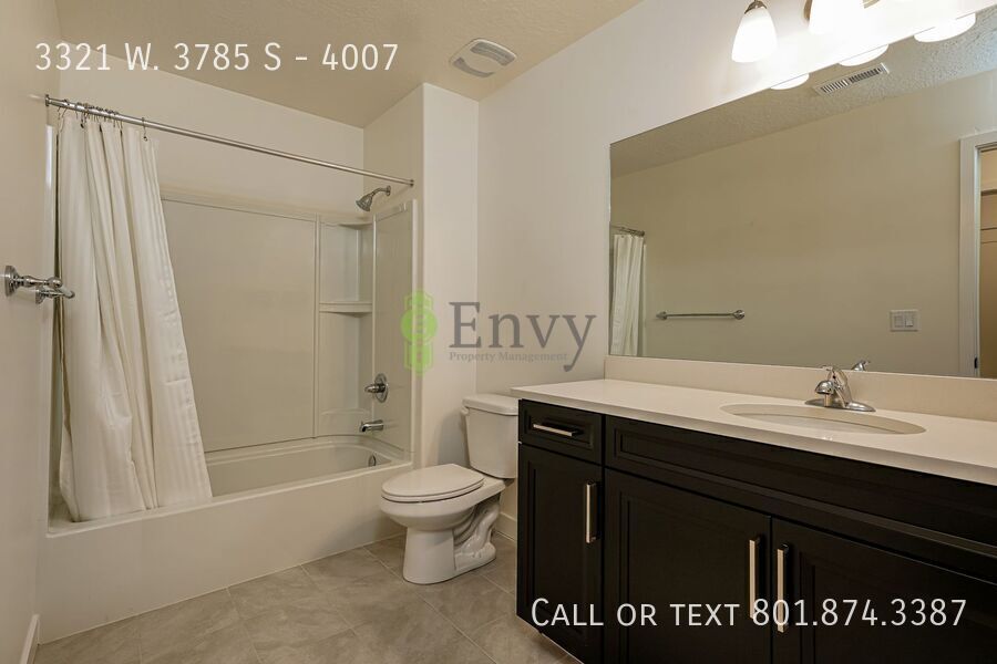 Spacious 3 Bed, 2.5 Bath Pet-Friendly Home with Central Air & 2-Car Garage! - Available NOW! property image