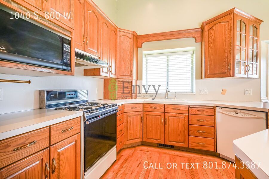 Spacious 4 Bed, 2 Bath Pet-Friendly Home with Modern Features & 2-Car Garage! - Available NOW! property image