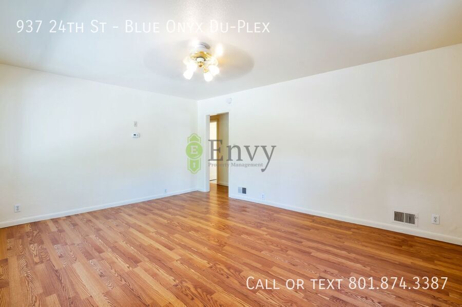 2 Bed/1 Bath Duplex in Heart of Ogden! Available NOW! property image