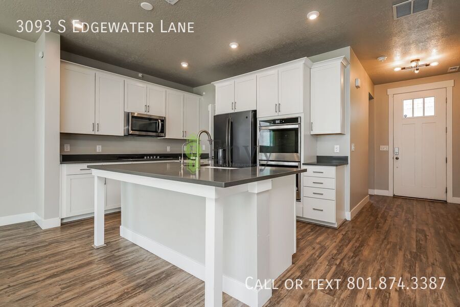 Charming 3 Bed, 2.5 Bath Pet-Friendly Home with Garage & Modern Comforts! - Available NOW! property image
