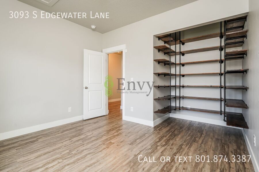 Charming 3 Bed, 2.5 Bath Pet-Friendly Home with Garage & Modern Comforts! - Available NOW! property image