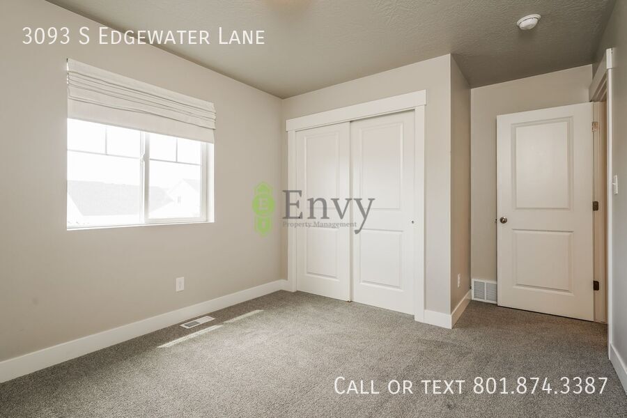 Charming 3 Bed, 2.5 Bath Pet-Friendly Home with Garage & Modern Comforts! - Available NOW! property image