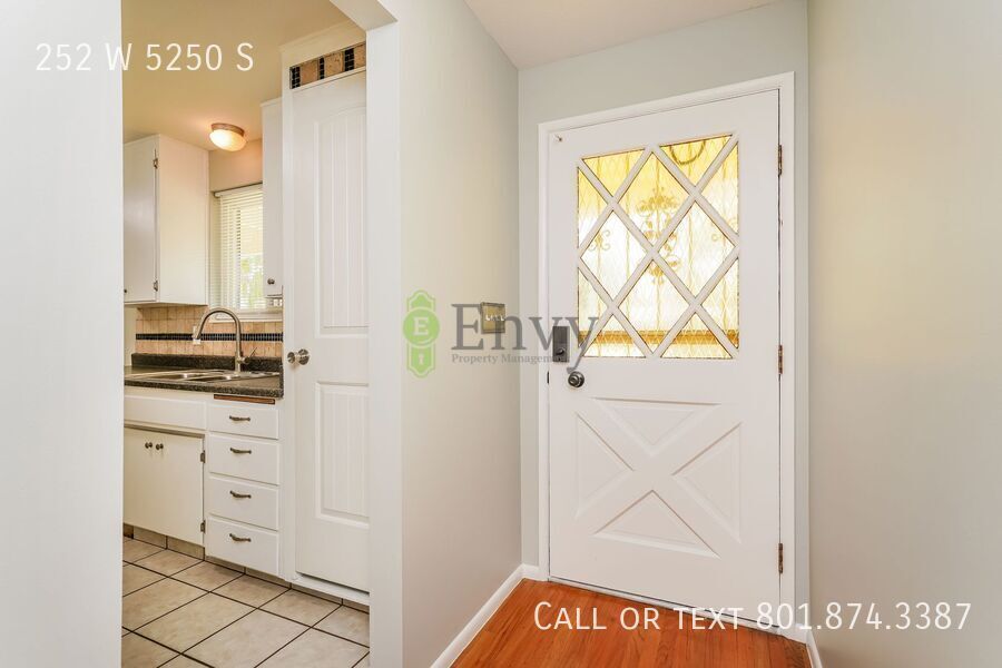 Roomy 5 Bed, 2.5 Bath Pet-Friendly Home with Comfortable Living Space & Carport Parking! - Available NOW! property image