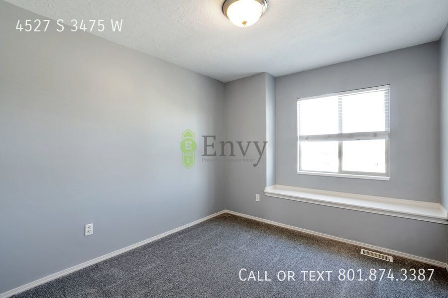 Enormous 5 Bed - 3.5 Bath Beautiful West Haven Home! Available on July 13th! property image