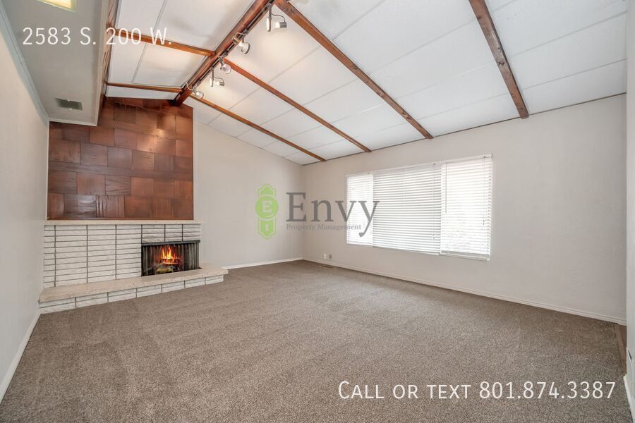 Beautiful Newly Renovated - NEW CARPET - 3 Bed - 1 Bath Pet Friendly Home in Bountiful! Available NOW! property image