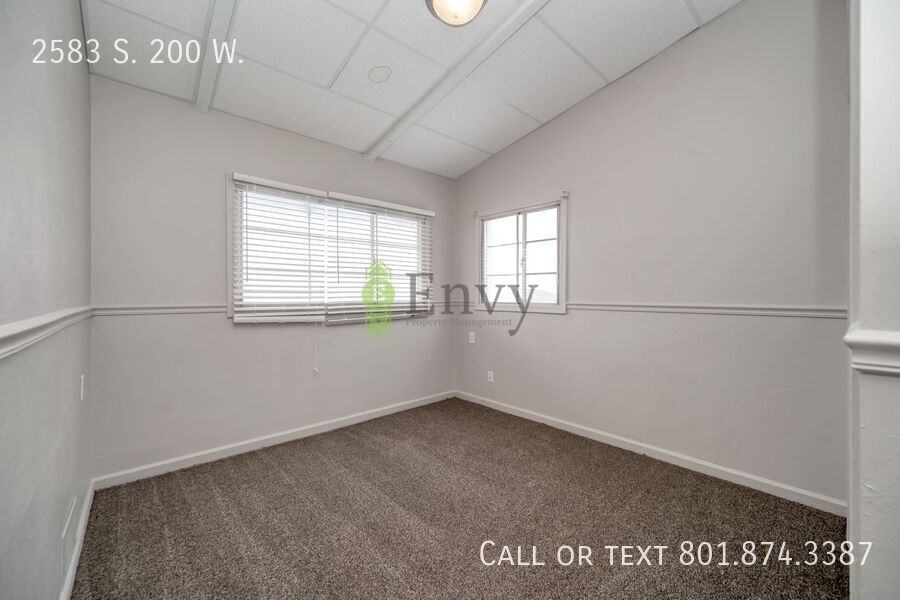 Beautiful Newly Renovated - NEW CARPET - 3 Bed - 1 Bath Pet Friendly Home in Bountiful! Available NOW! property image