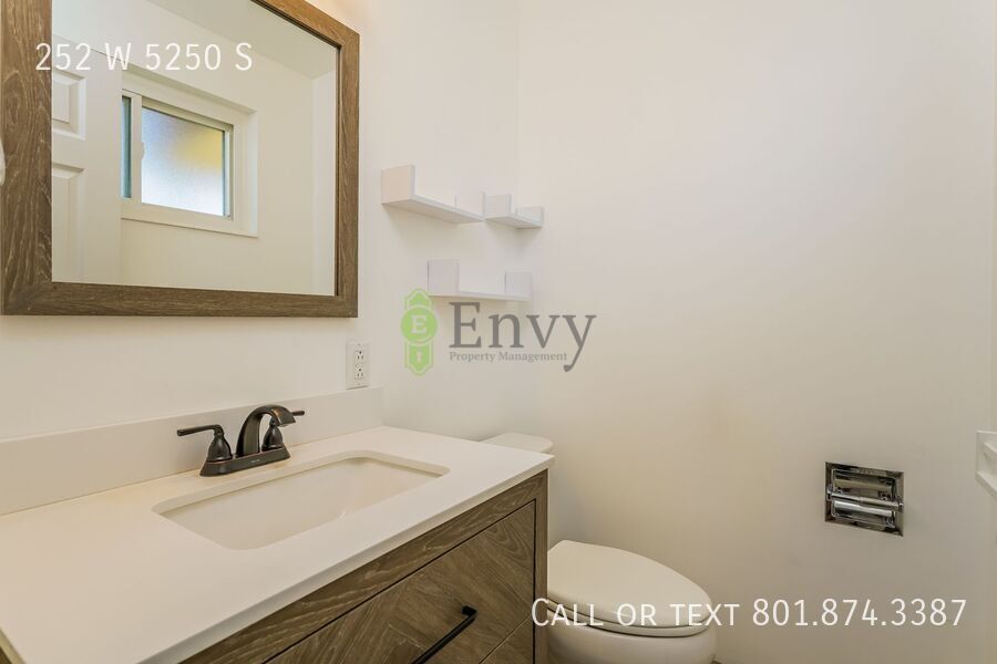 Roomy 5 Bed, 2.5 Bath Pet-Friendly Home with Comfortable Living Space & Carport Parking! - Available NOW! property image