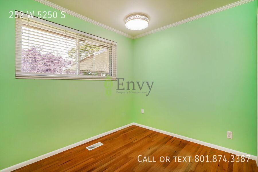 Roomy 5 Bed, 2.5 Bath Pet-Friendly Home with Comfortable Living Space & Carport Parking! - Available NOW! property image