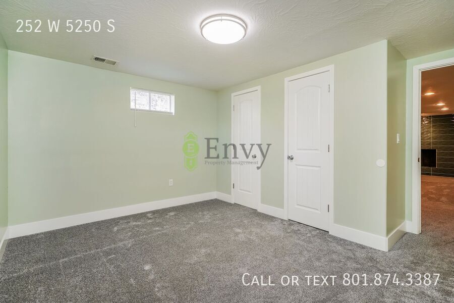Roomy 5 Bed, 2.5 Bath Pet-Friendly Home with Comfortable Living Space & Carport Parking! - Available NOW! property image