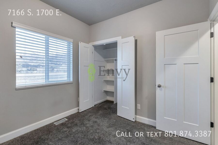 Spacious 4 Bed, 2 Bath Pet-Friendly Home with Central Air & 2-Car Garage! Available on July 6th! property image