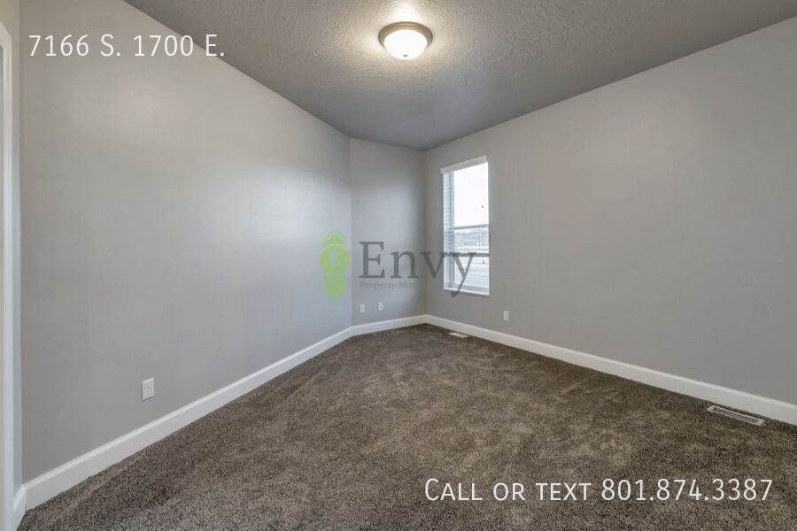 Spacious 4 Bed, 2 Bath Pet-Friendly Home with Central Air & 2-Car Garage! Available on July 6th! property image