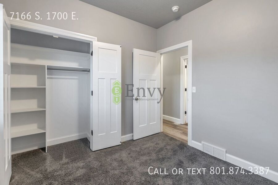 Spacious 4 Bed, 2 Bath Pet-Friendly Home with Central Air & 2-Car Garage! Available on July 6th! property image