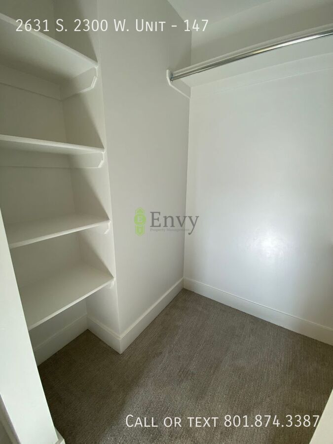 Beautiful 3 Bed, 2.5 Town Home! Available Now! See Our 3D Tour of This Property! Available on June 20th! property image