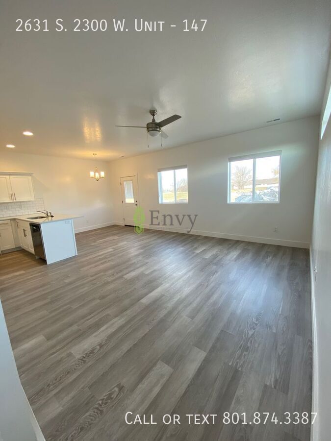 Beautiful 3 Bed, 2.5 Town Home! Available Now! See Our 3D Tour of This Property! Available on June 20th! property image