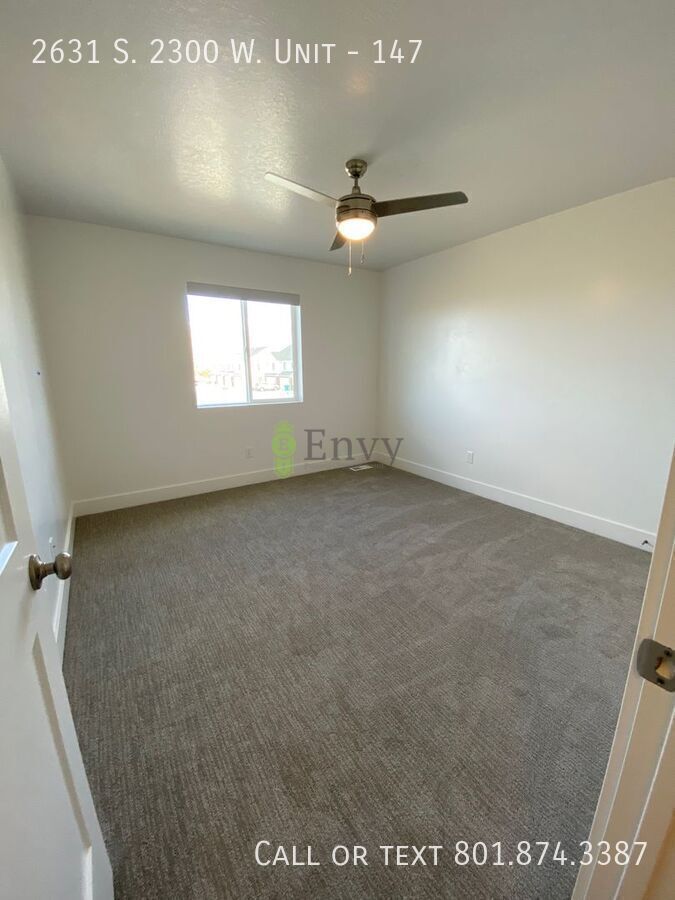 Beautiful 3 Bed, 2.5 Town Home! Available Now! See Our 3D Tour of This Property! Available on June 20th! property image