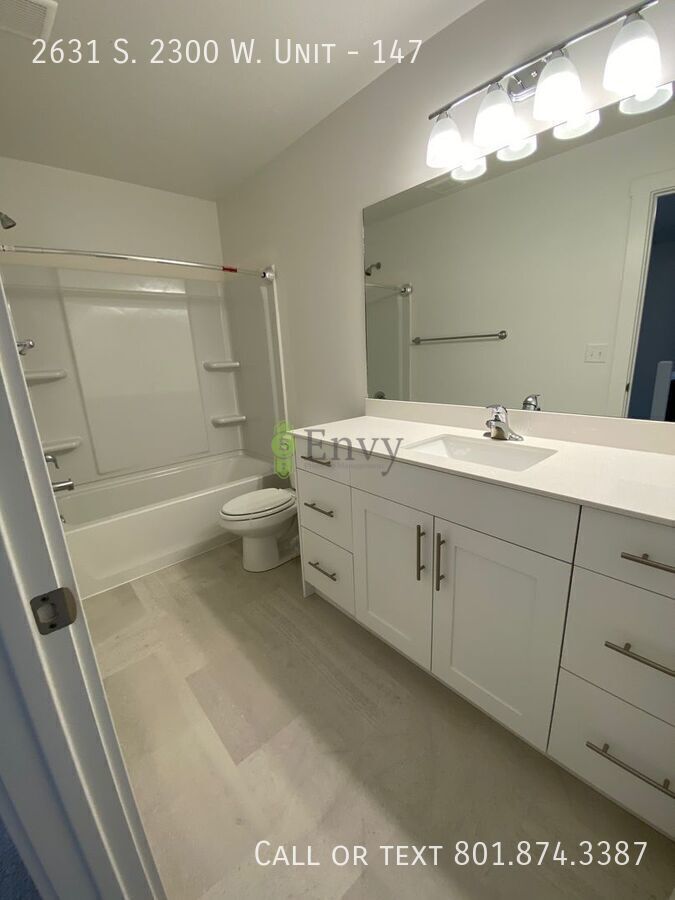Beautiful 3 Bed, 2.5 Town Home! Available Now! See Our 3D Tour of This Property! Available NOW! property image