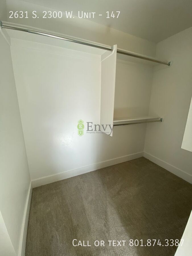 Beautiful 3 Bed, 2.5 Town Home! Available Now! See Our 3D Tour of This Property! Available NOW! property image